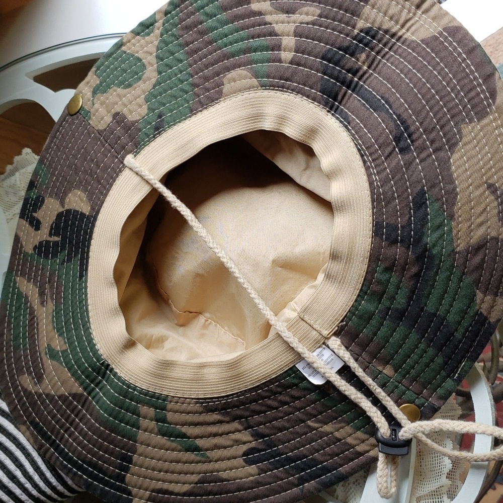 Adjustable brim Camo Sun Hat - Picture 6 of 6